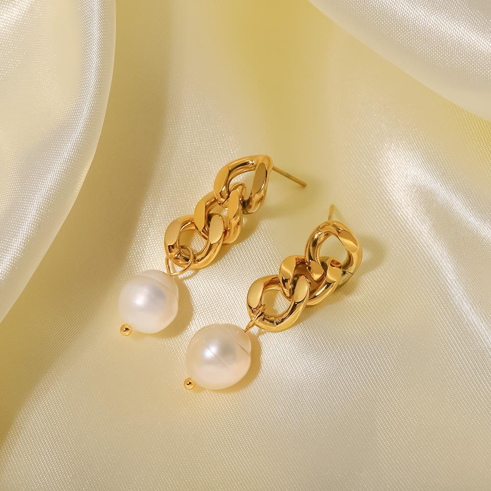 Delicate Freshwater Pearls Charm Metal Earrings for Women Exquisite Fashion Metal Texture Geometric Earrings Gift
