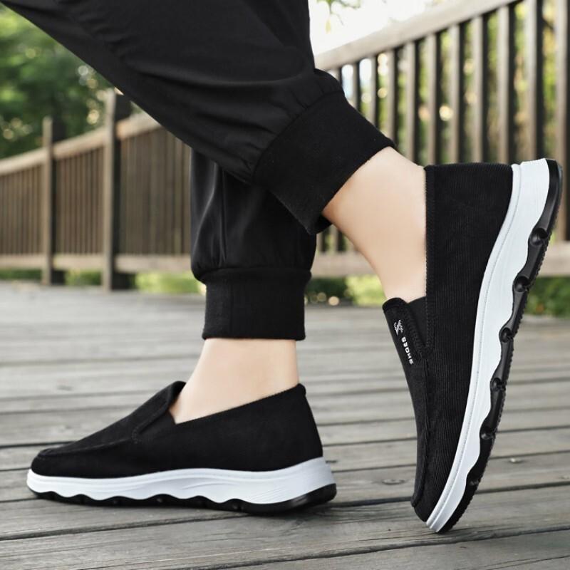 Loafers Men Sneakers Mesh Breathable Non-Slip Slip On Vulcanized Shoes Soft Sole Solid Color Comfortable Water Shoes Zapatos