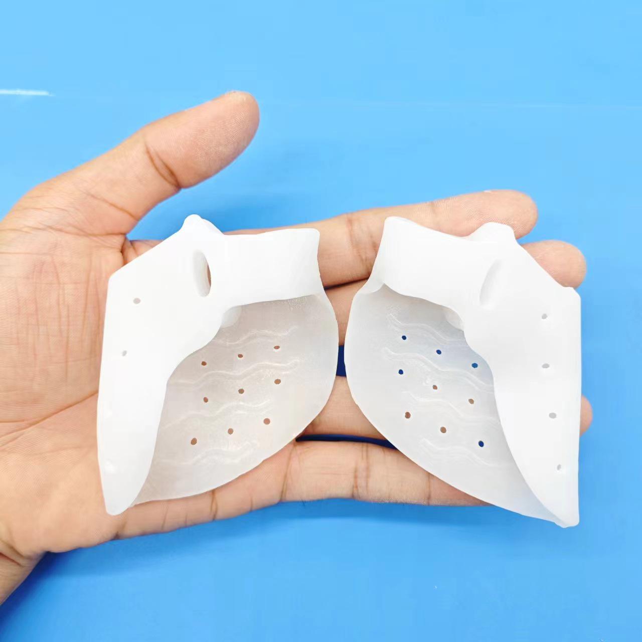 Three-Hole Toe Separator & Hallux Valgus Corrector: Silicone Forefoot Pad for Big Toe Overlap & Anti-Wear Protection кремовый