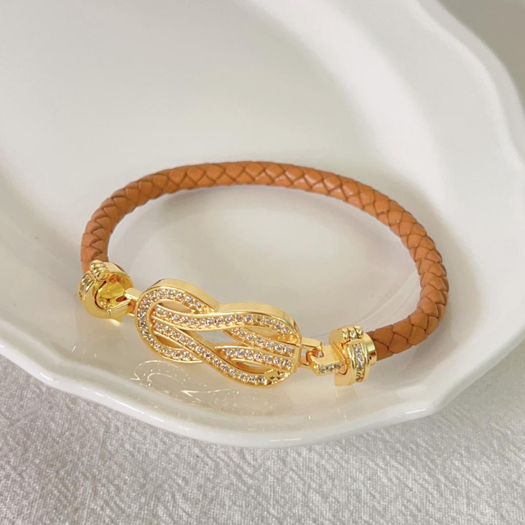 2026 Thick-plated 18K Gold, Half-diamond with Diamond 8-character Horseshoe Buckle Bracelet, Natal Year Red Rope, Hand Rope, Advanced Sense