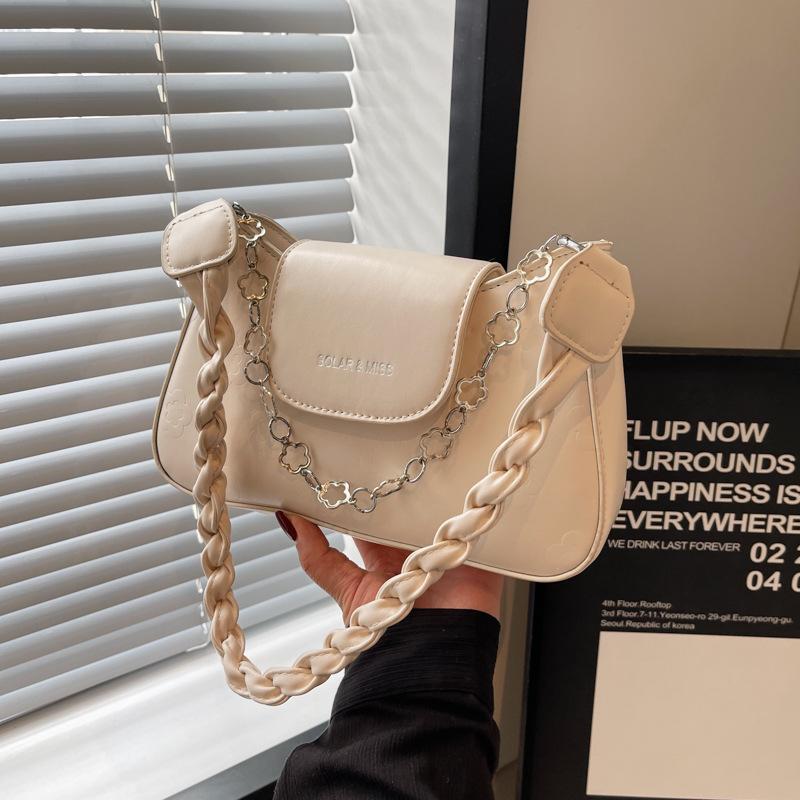 Bag Women's New Fashionable Versatile Go Out Small Bag Women's Shoulder Messenger Bag