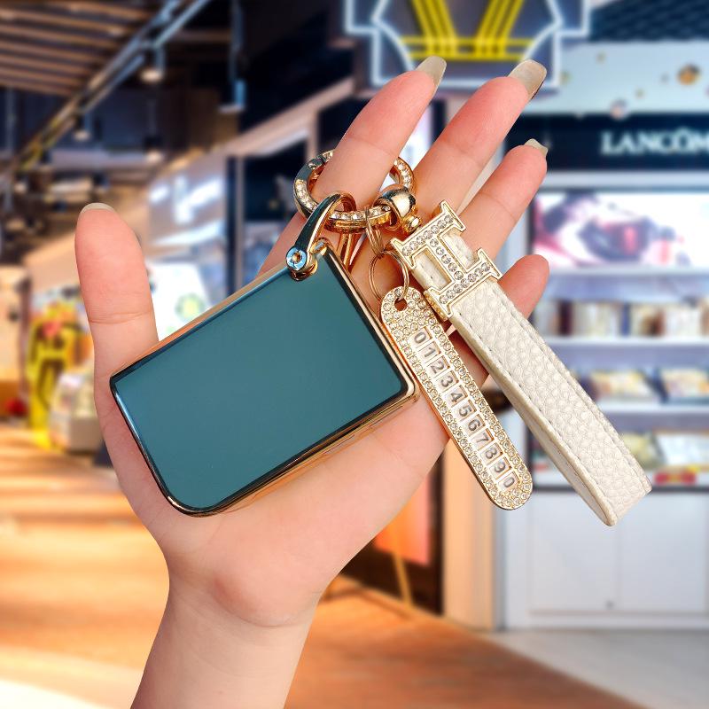 Lynk & Co 06 Key Case 2023: Limited Edition, New Model, Unisex Car Bag with Cute Buckle Shell.