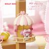 Novo Estoque Original Genuíno Sanrio Família Pequeno Terraço Série Luminária de Noite Ímã de Geladeira Ornamento Brinquedos Fofos Presentes de Aniversário