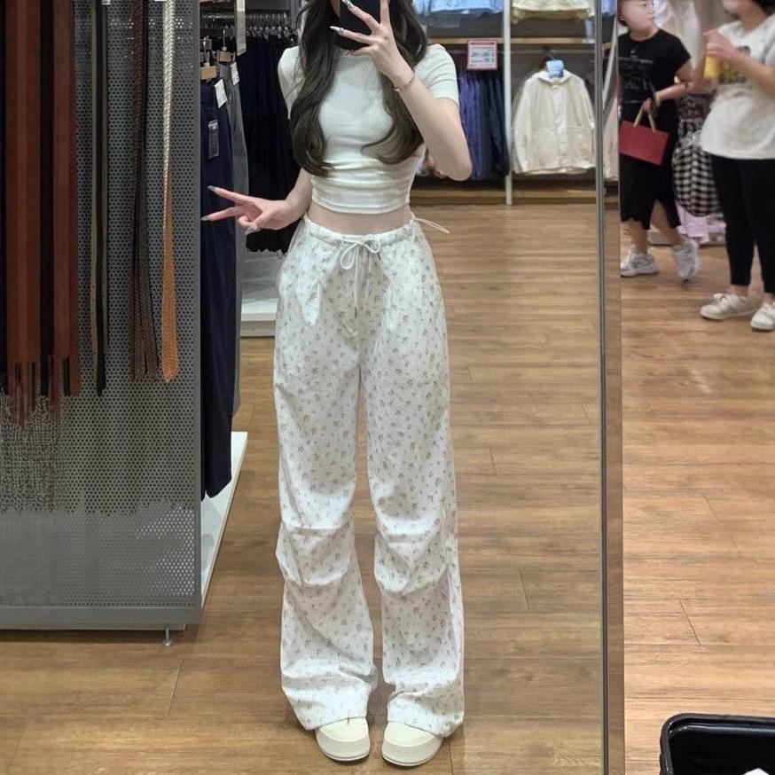 Pantaloni Cargo Largi de Vară/Primăvară 2025 pentru Femei, din Mătase de Gheață Florală: Stil Sportiv Retro Lejer