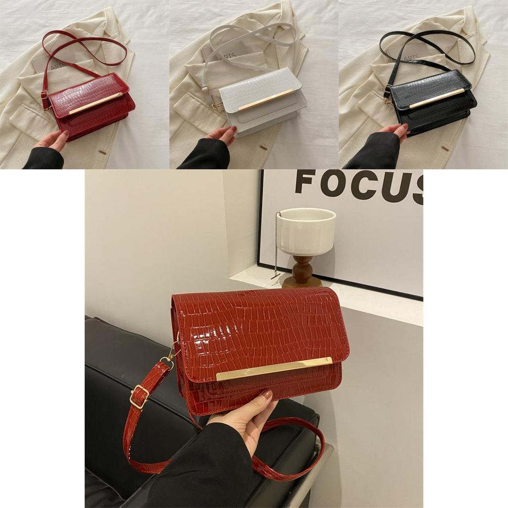 Trendy Medium-sized Square Bag With Stitching Details For Daily Outfits