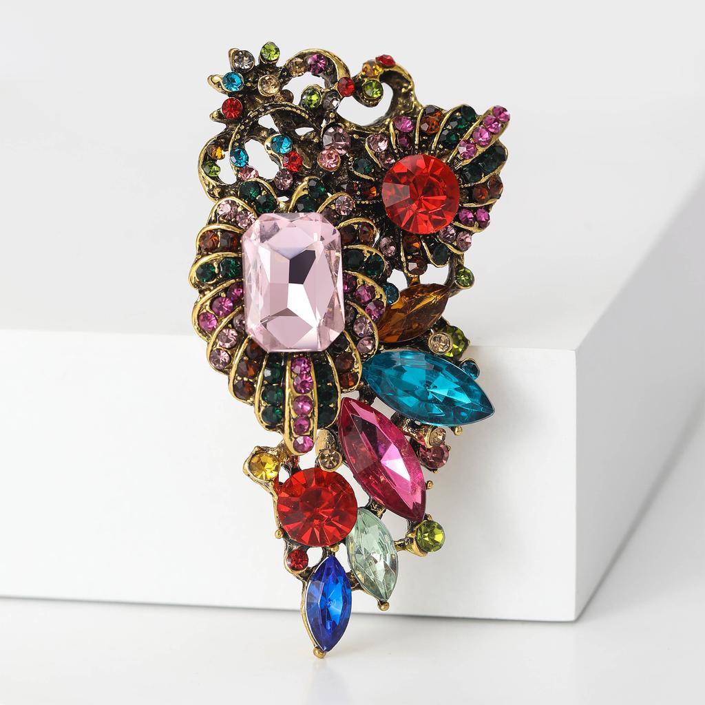 High-End Retro Brooch, Ancient Gold Colored Diamond Alloy Brooch, Diamond-Encrusted Brooch Pin Buckle Accessories