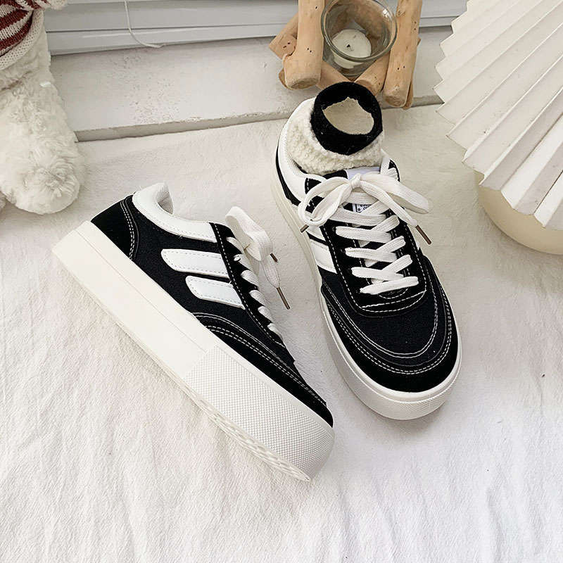 Super fire black platform canvas shoes women's spring and autumn versatile little white shoes board shoes 2025 new niche casual sports shoes