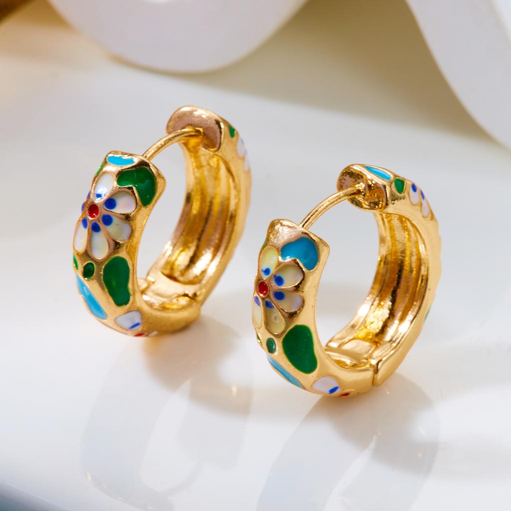 Vintage Colorful Enamel Daisy Chunky Hoop Earrings Gold Flower Circle Huggie Earrings For Women Party Jewelry