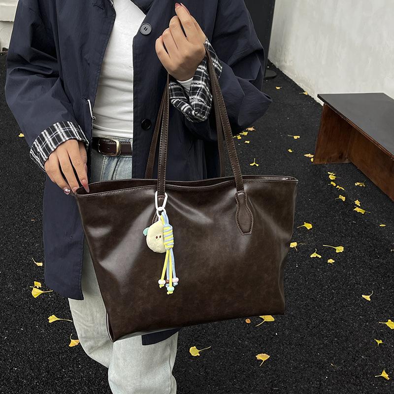 2025 Autumn New Shoulder Handbag Casual Large Capacity Tote Bag Korean Hand-held Underarm Commuter Bag