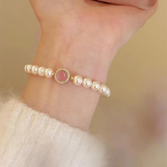 Pearl Bracelets for Women Dainty Stretch Pearl Jewelry for Everyday Wear Wedding & Bridesmaid Bracelet Lightweight Stackable Pearl Accessories