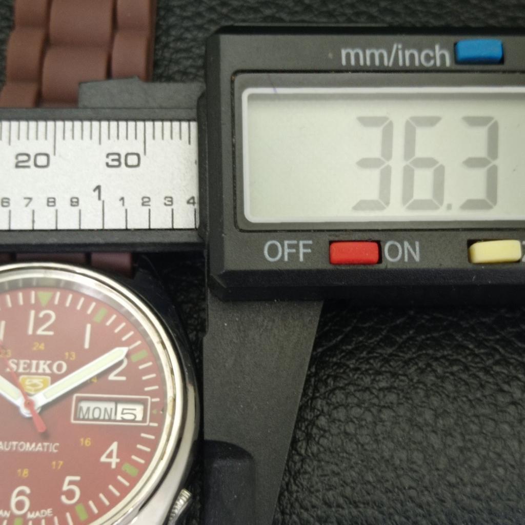 USED VINTAGE SEIKO 5 AUTOMATIC JAPAN MENS MAROON COLOR DIAL WATCH a434984-2 R122-a434984