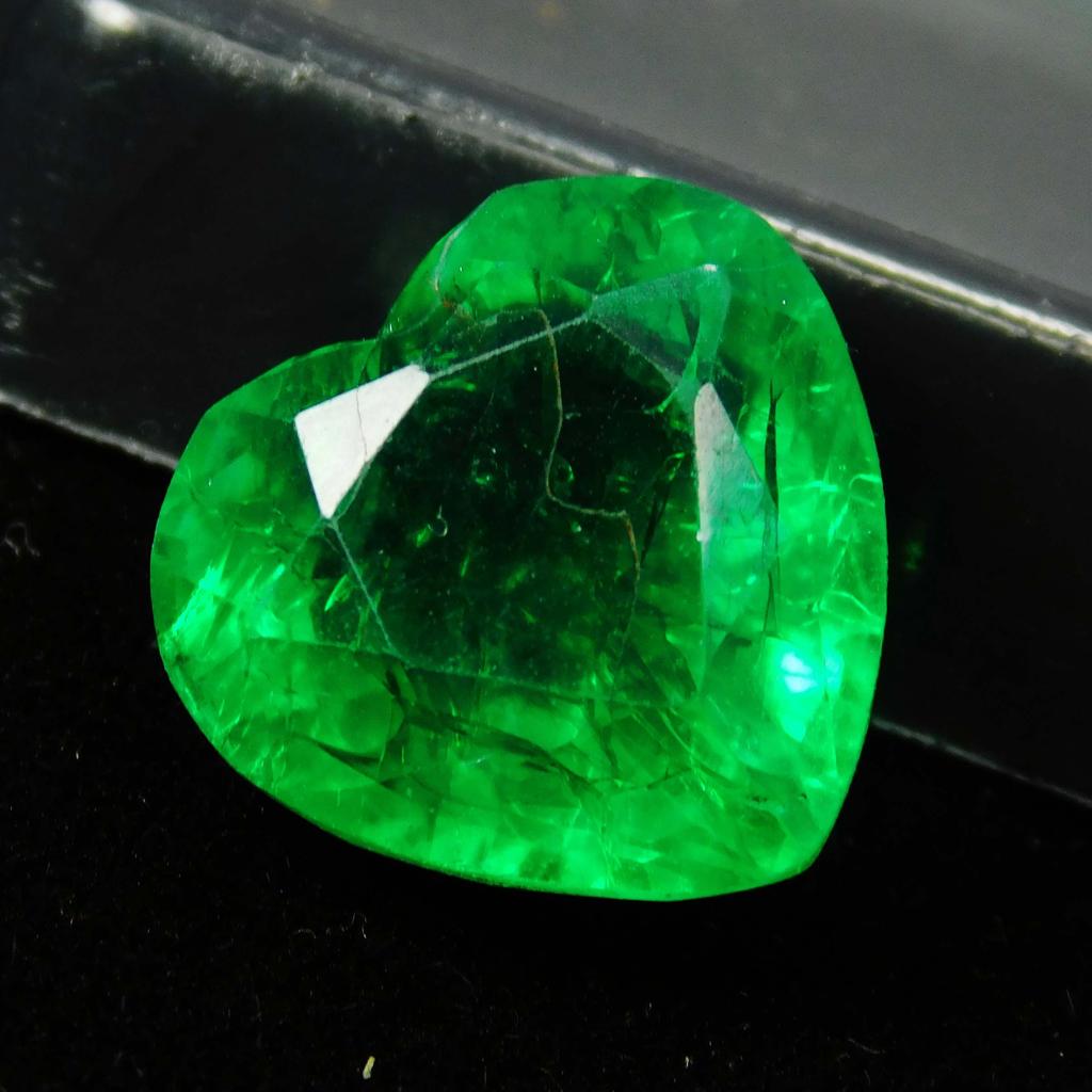 Natural Green Emerald Loose Gemstone Heart Cut 10 Ct Colombian for Jewelry Making and Crafts