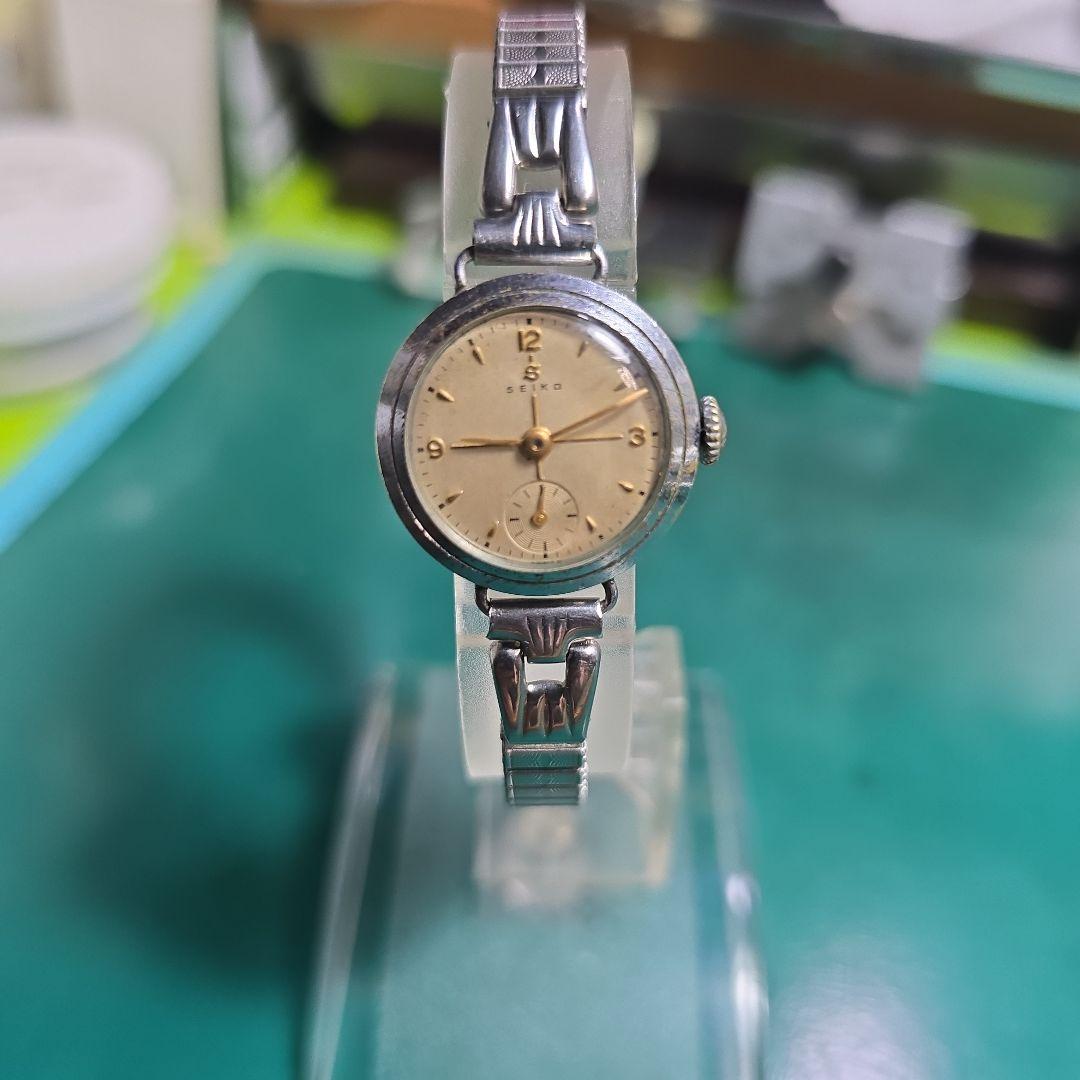 

[USED] Seiko Classic Hand-wound Watch with Ivory Dial, Working Condition.