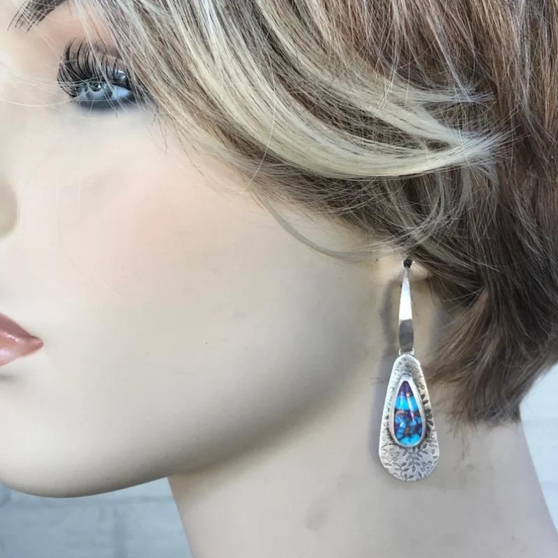 Bohemian Vintage Green Stone Hook Earrings for Women Creative copper Color Metal Hand Carved Pattern Drop Earrings Jewelry Gifts