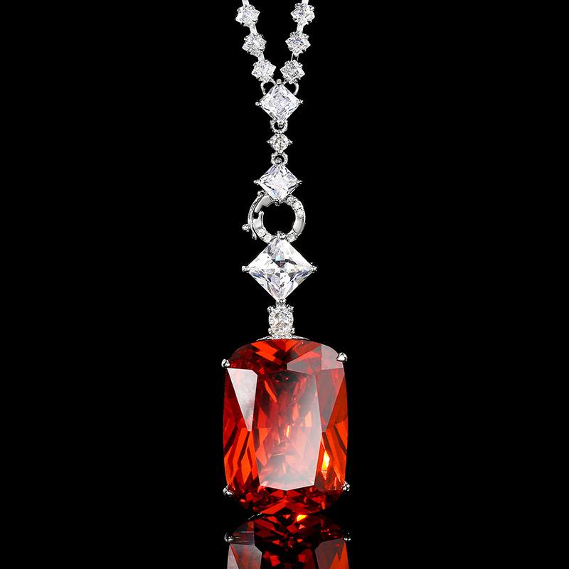 Jewelry Copper Bottom Gold-Plated Simulation Color Treasure Generous Diamond Luxury Pendant Necklace 20 * 28