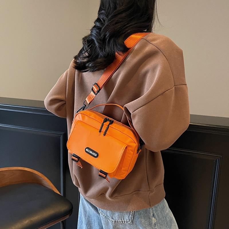 2025 new retro oblique span bag small bag men's Japanese trendy brand casual versatile student mobile phone bag small satchel women's