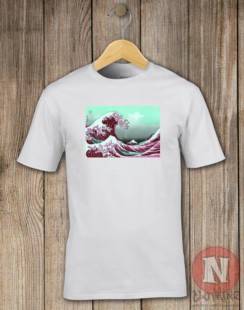 Hokusai La Gran Onda Camiseta Vaporwave Estética Recolorizada Arte Clásico