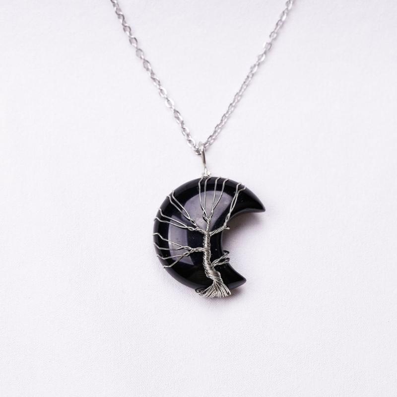 Crescent Pendant Necklace Moon Shape Crystal Necklaces for Women Men Natural Stone Collar Chain Choker Jewelry