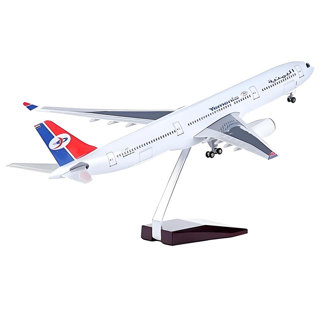 Scale 1:135 47cm Airbus A330 Yemenia Airline Simulation Passenger Aircraft Model With Wheels And Lights Room Aviation Ornament