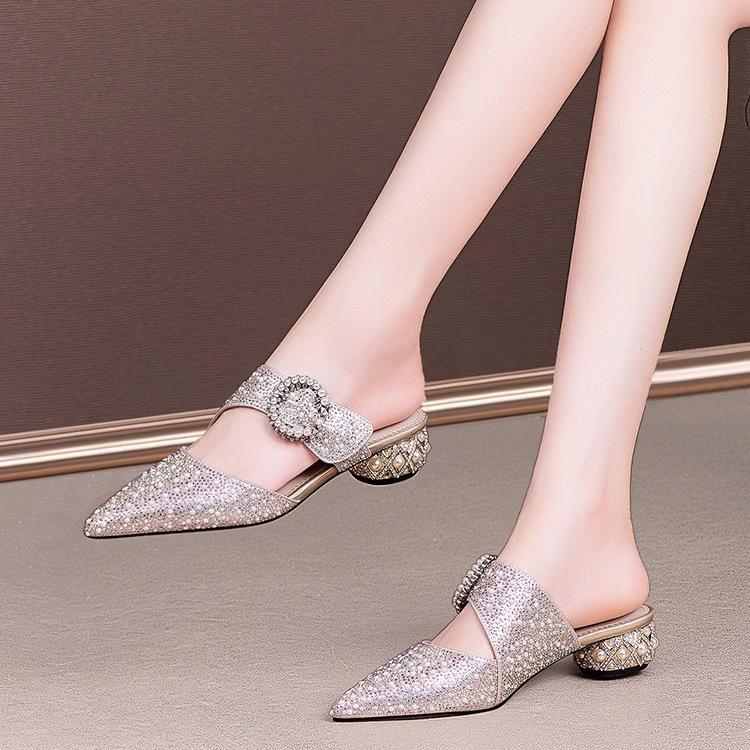 Pearl Rhinestone Baotou Flat Heel Cool Slippers Women's Summer Wear Fashion Medium Heel 2025 New Thick Heel Half Slippers
