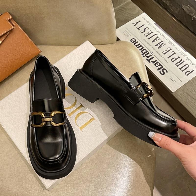 2025 new autumn and winter leather platform loafers women's round head metal buckle British style Shilin small leather shoes