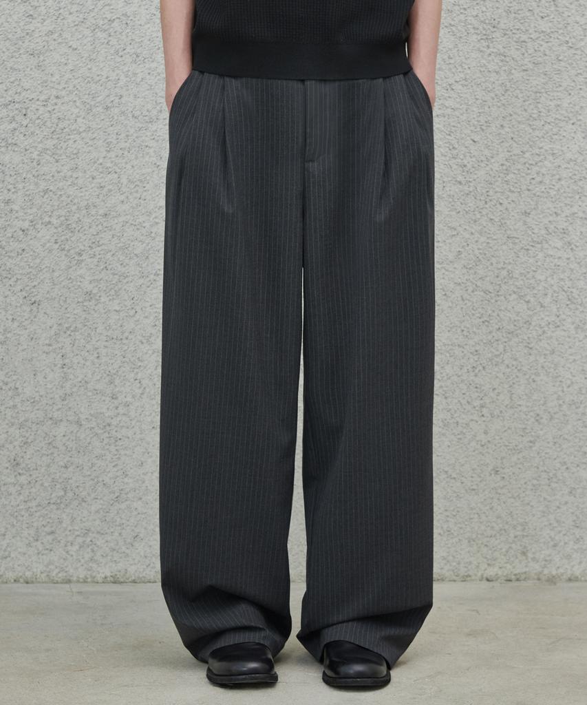 GLW Double-Pleat Wide Striped Slacks Charcoal