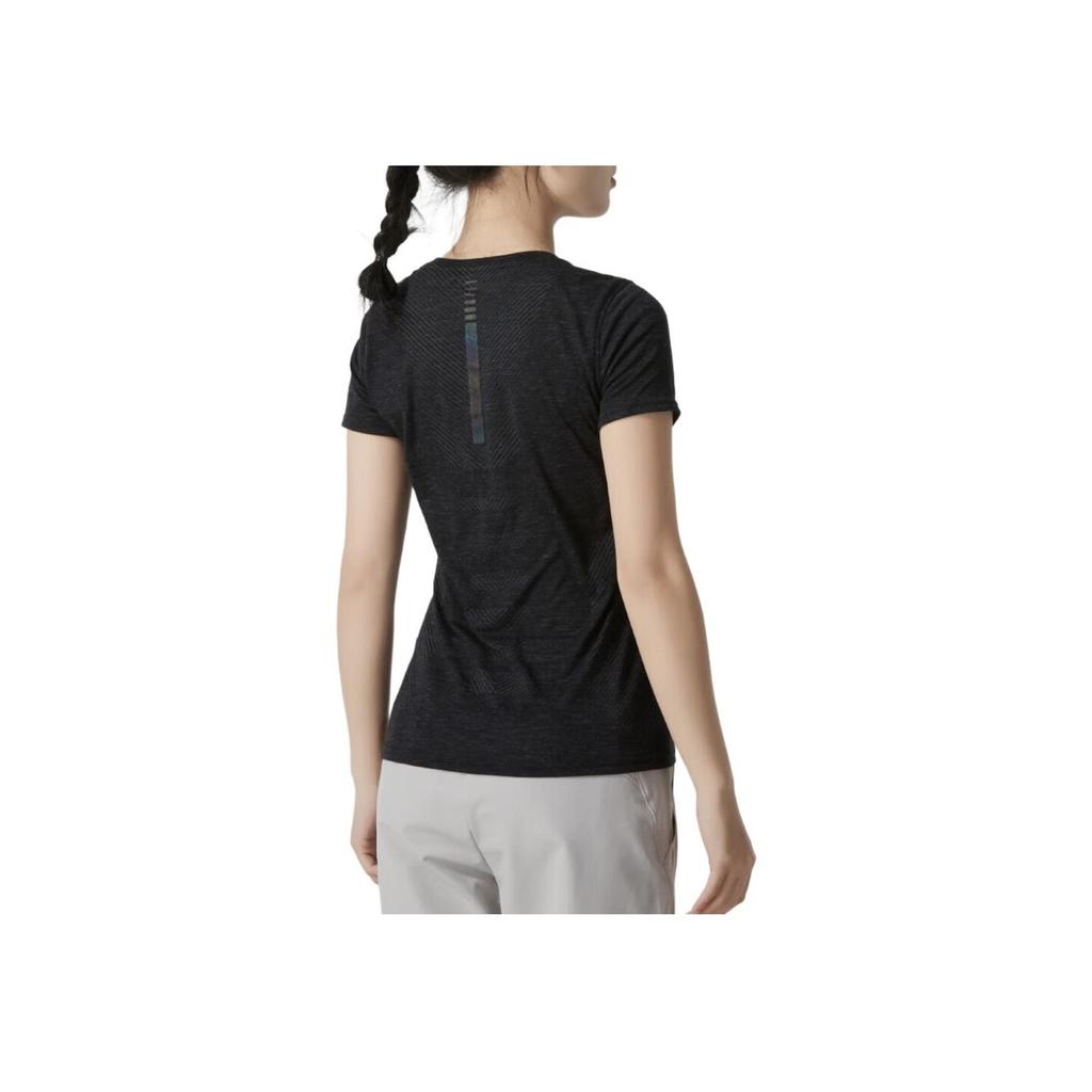Under Armour Solid Slim Fit Crew Neck Running Sports Short Sleeve T-Shirt Women Tops Black 1375270-001