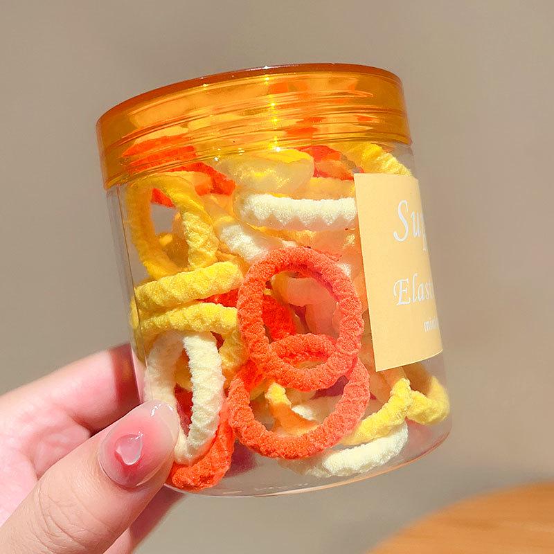 Wysoki Kucyk Gumka - Modny Dodatek do Włosów 2023