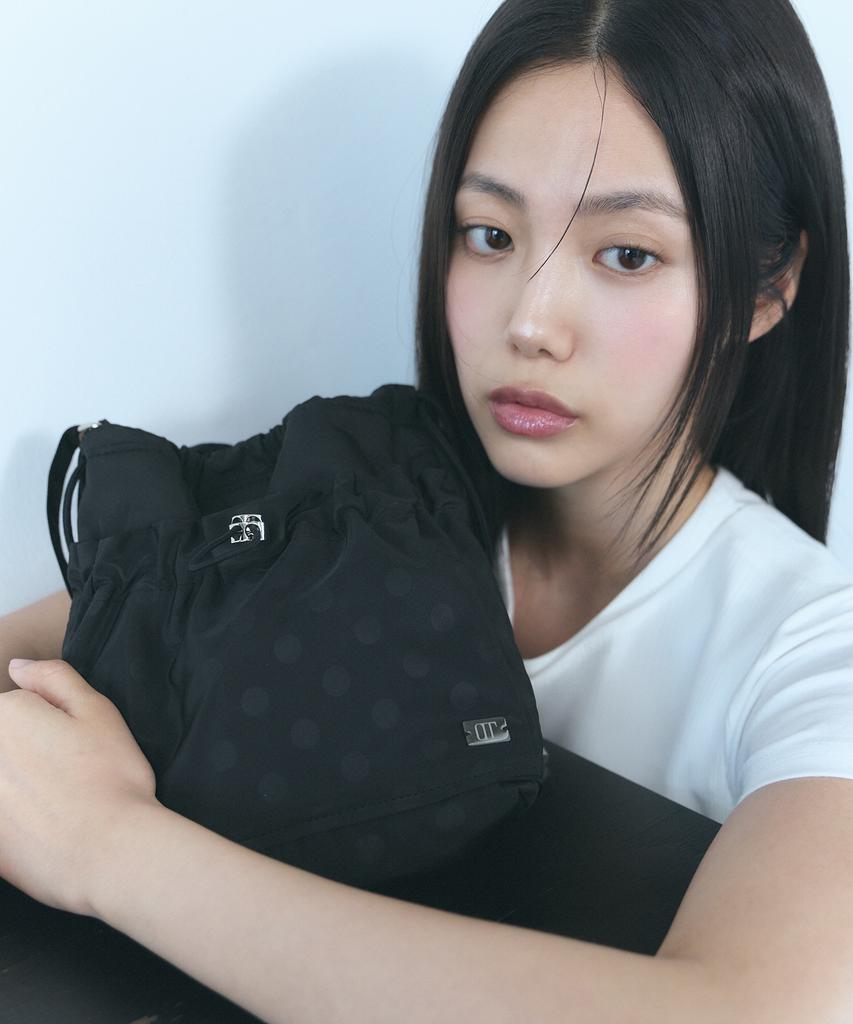 Oart String Mini Cross Bag [Black Dot]