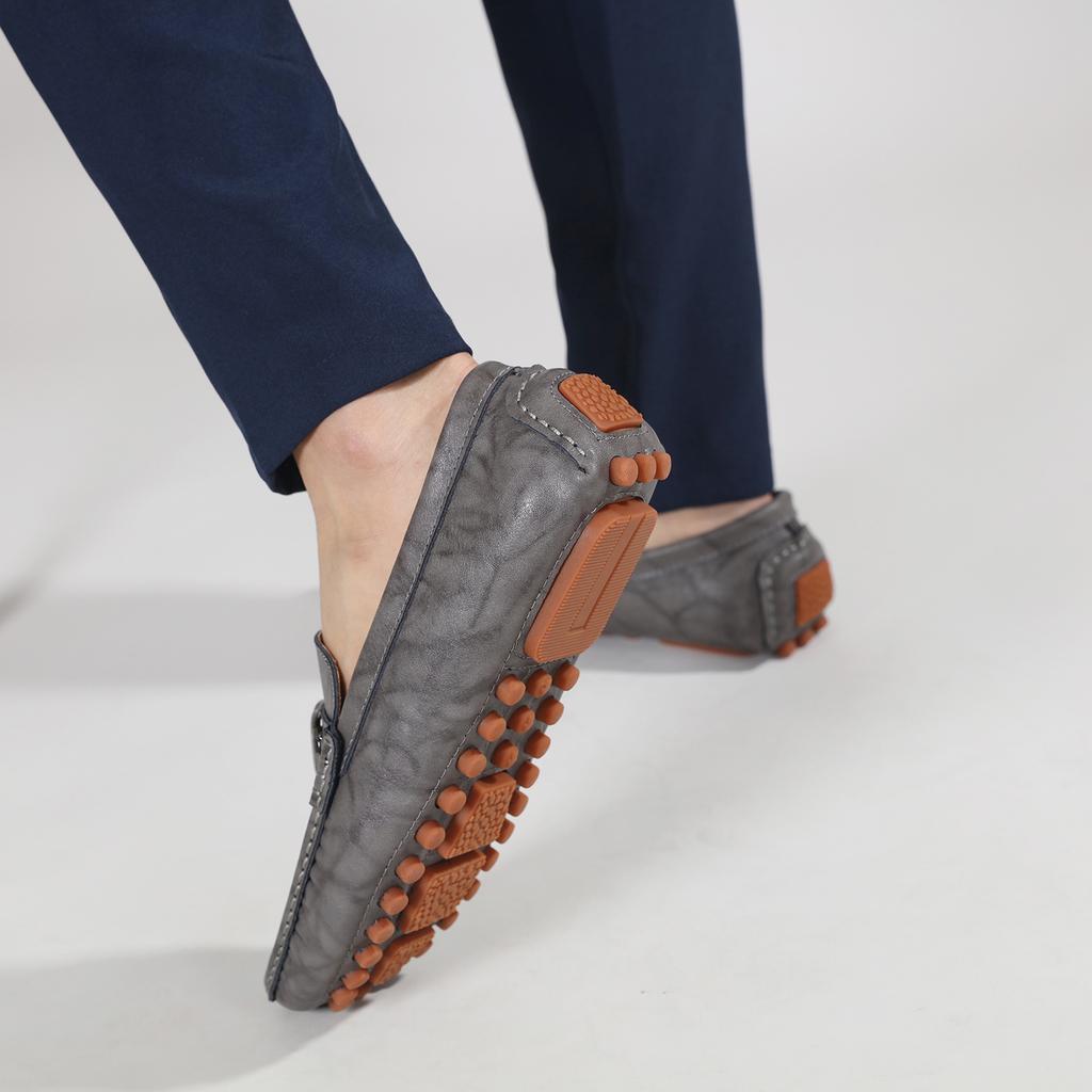 Fashion New Metal Buckle Slip-On Flats Moccasin Genuine Leather Mens Loafers Comfortable Casual Walking Shoes Man Office Business Shoes