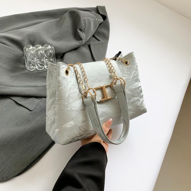 

2024 summer new fashion simple large capacity shoulder bag simple casual messenger tote bag underarm bag срібний