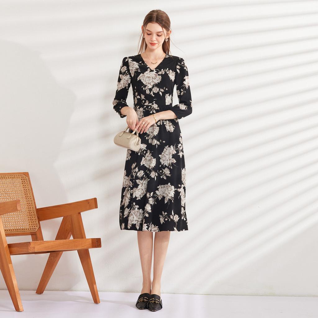 Fashionable and elegant V-neck printed dress with feminine temperament, 2024 high-end feeling, spring and autumn simple seven quarter sleeves