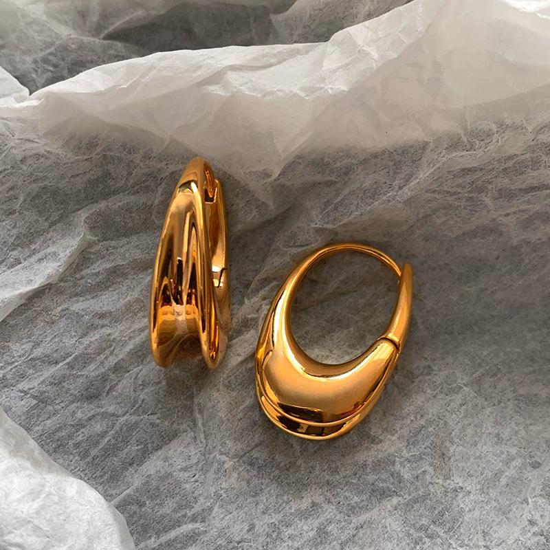 Gold Oval Ear Buckle 2026 Explosive Metal Earrings Light Luxury French Minimalist Design Earrings