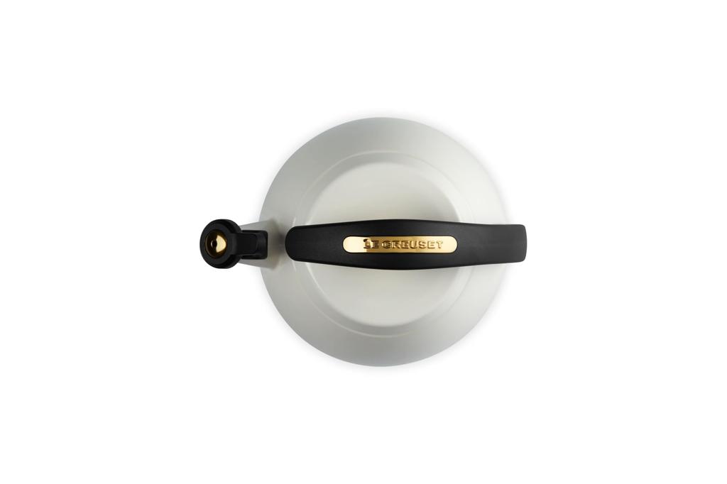 LE CREUSET Crochet Gold Compatible Japanese Kettle, 2.1L, Cream, Knob, Gas/Induction [Official Product]
