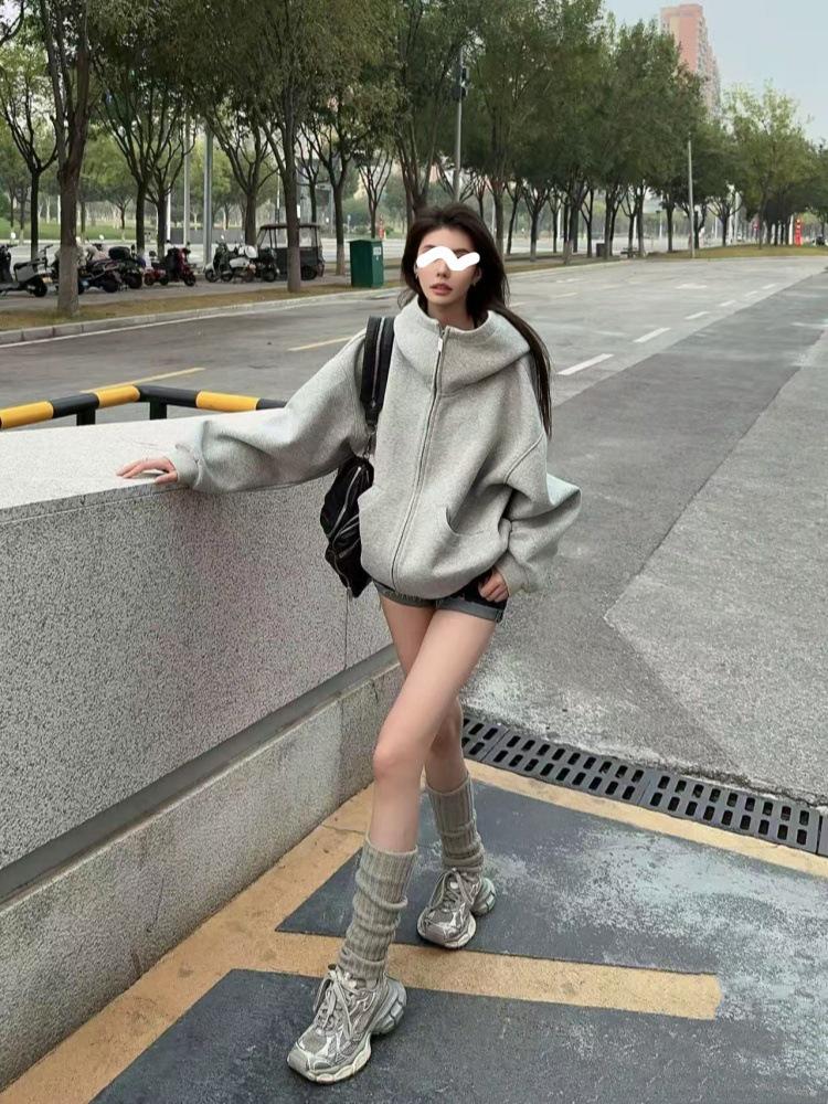 Graues Kapuzen-Sweatshirt mit Reißverschluss und hohem Kragen für Damen - Koreanischer Stil, lockere Passform für den frühen Herbst