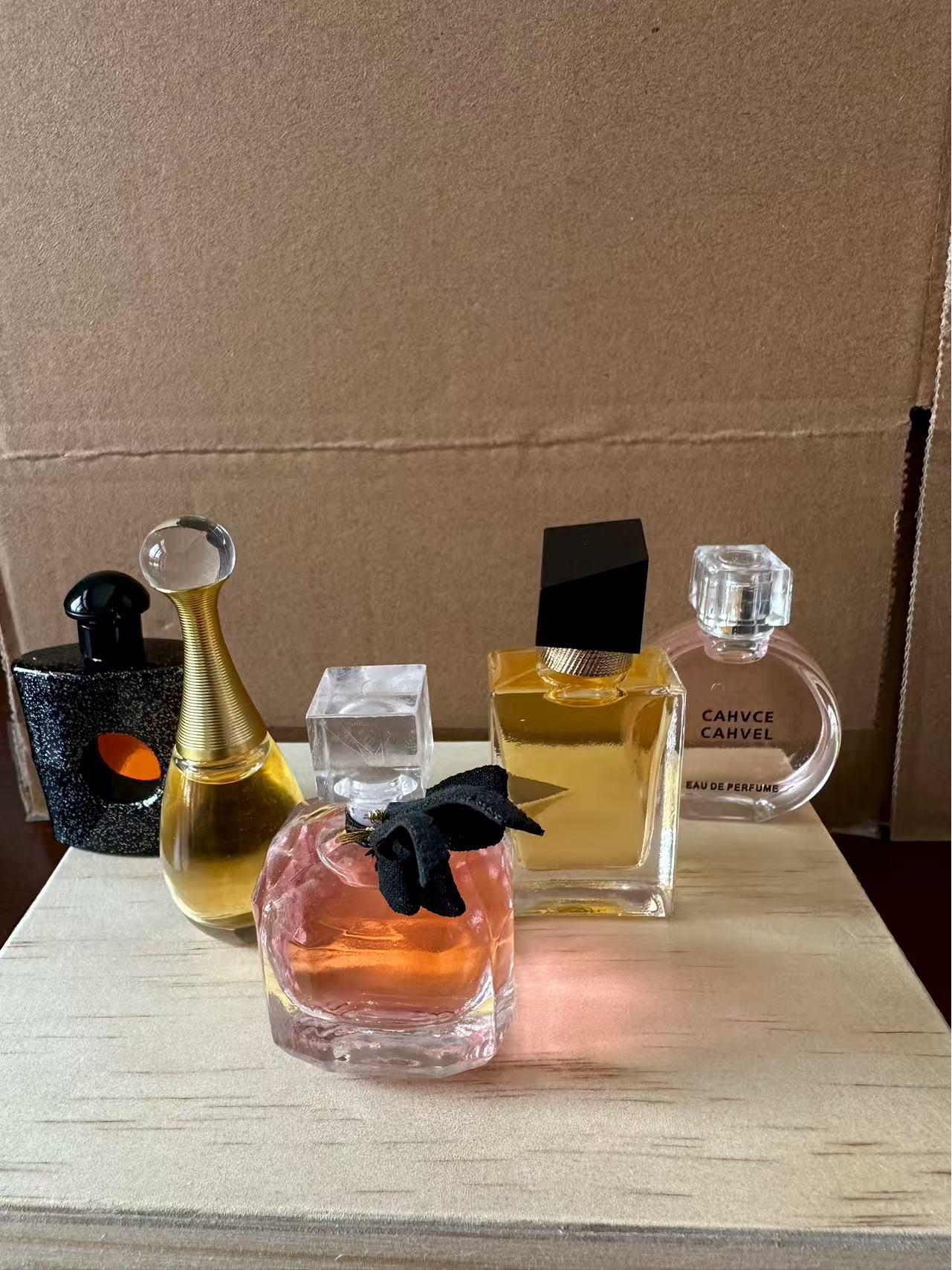 

Женский подарочный набор парфюмерии на день рождения - Стойкий, Набор пробников с легким ароматом 7.5ml