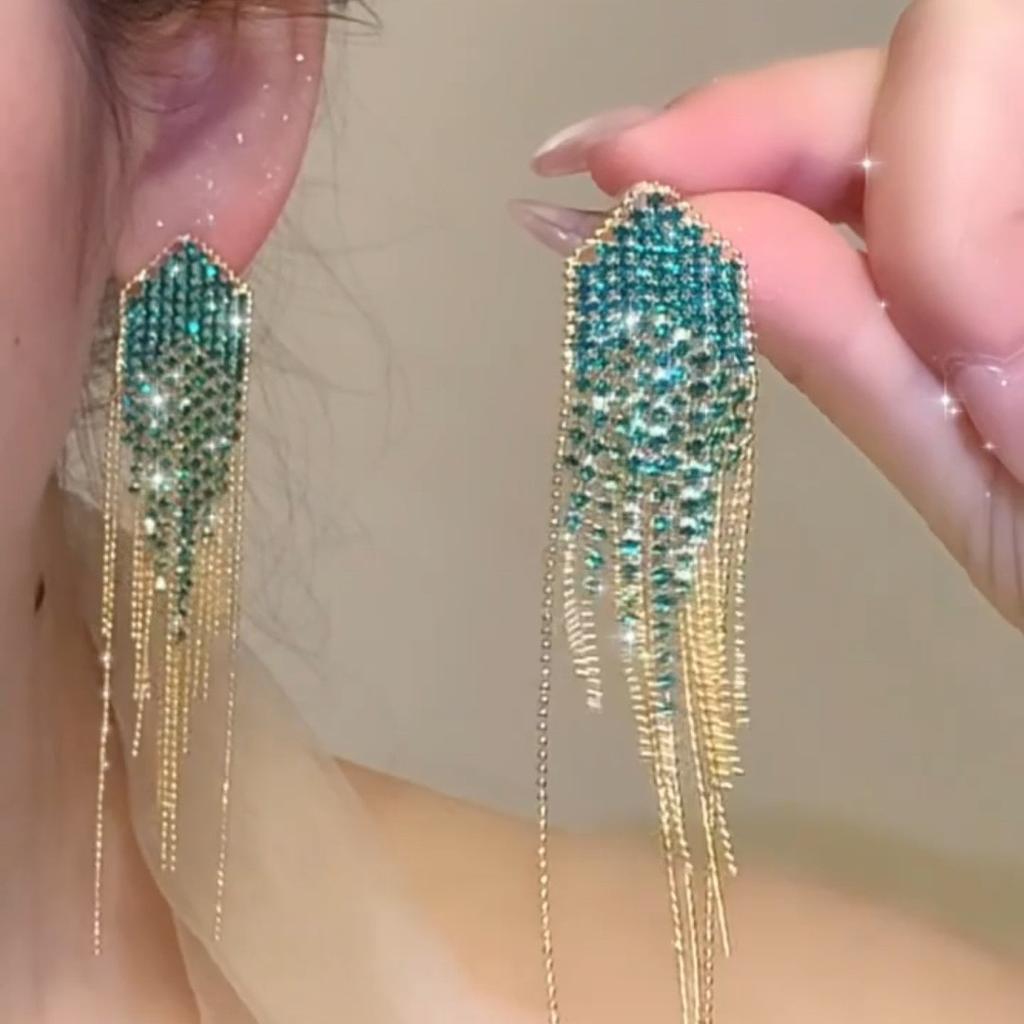 Super flash luxury fringed earrings women's niche high-end sense versatile temperament earrings fashion personality light luxury style ear jewelry