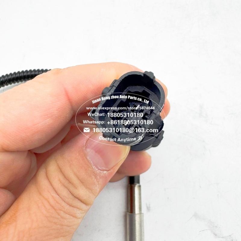 5801455940 The SCR Exhaust Temperature Sensor Is Applicable To Iveco Trucks