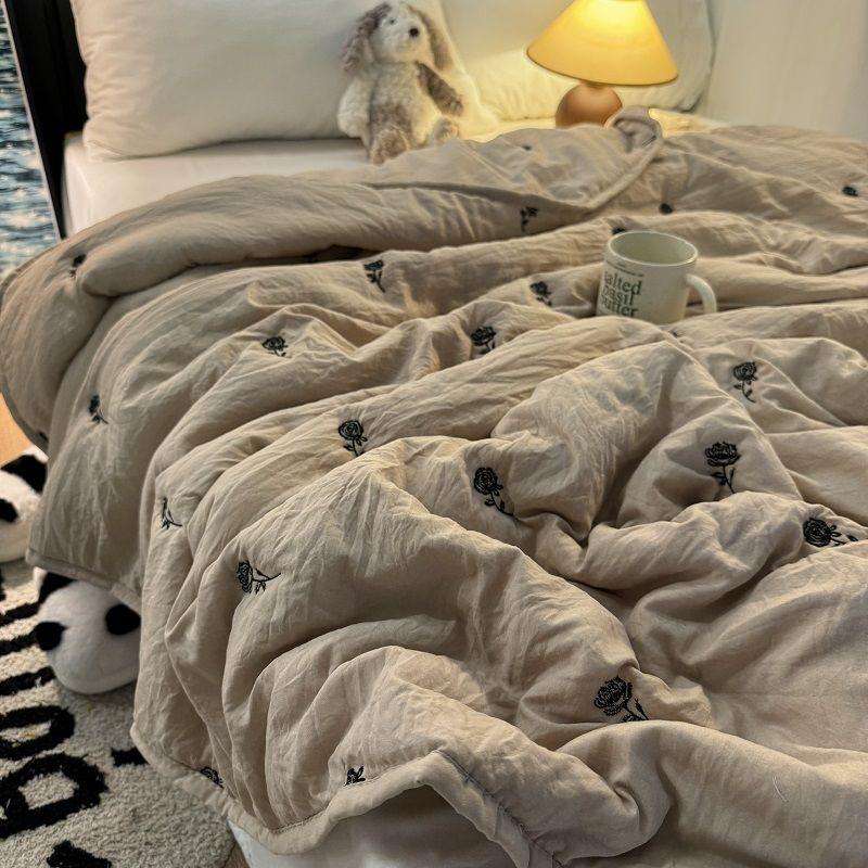 Machine Washable Summer Quilt Embroidery Air-Condition Bedding Cream Color Cooling Thin Comforter