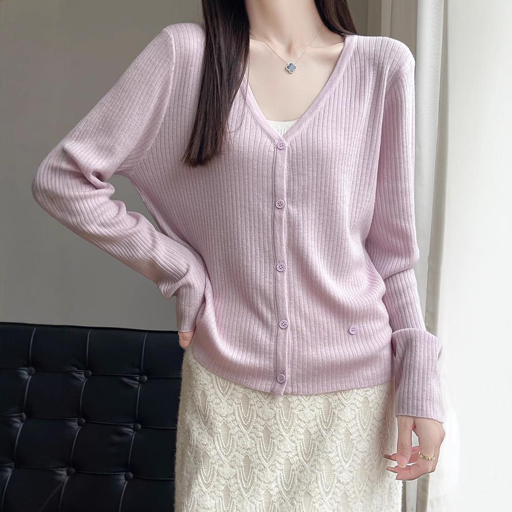 

Elegant French V-neck Short Cardigan - Women s Slim-fit Knitwear for Spring/Summer M (95-110 jin)