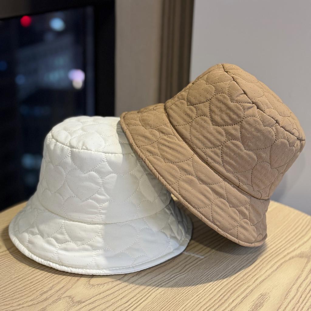 Korean-style Ultra-light Heart-shaped New Fisherman Hat for Women, Warm and Face-slimming Bucket Hat with a Round Top, Down Cotton Basin Hat, Trendy