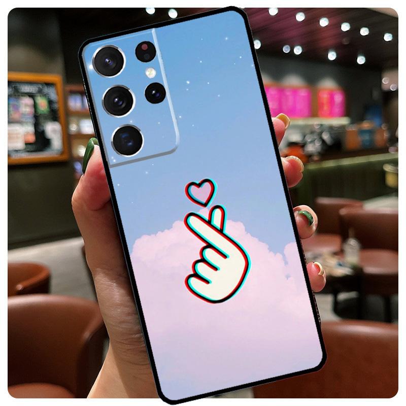 Hand Holding Moon Finger Heart Phone Cover For Samsung Galaxy S23 S21 S22 Ultra S20 FE Note 20 Note 10 S8 S9 S10 Plus Case