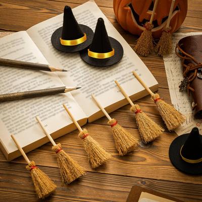 12 Stück Mini Hexenhut und Besen Bastelarbeiten Halloween Party Dekorationen Wiederverwendbare Schwarze Hüte Festliche Heimparty Ornamente