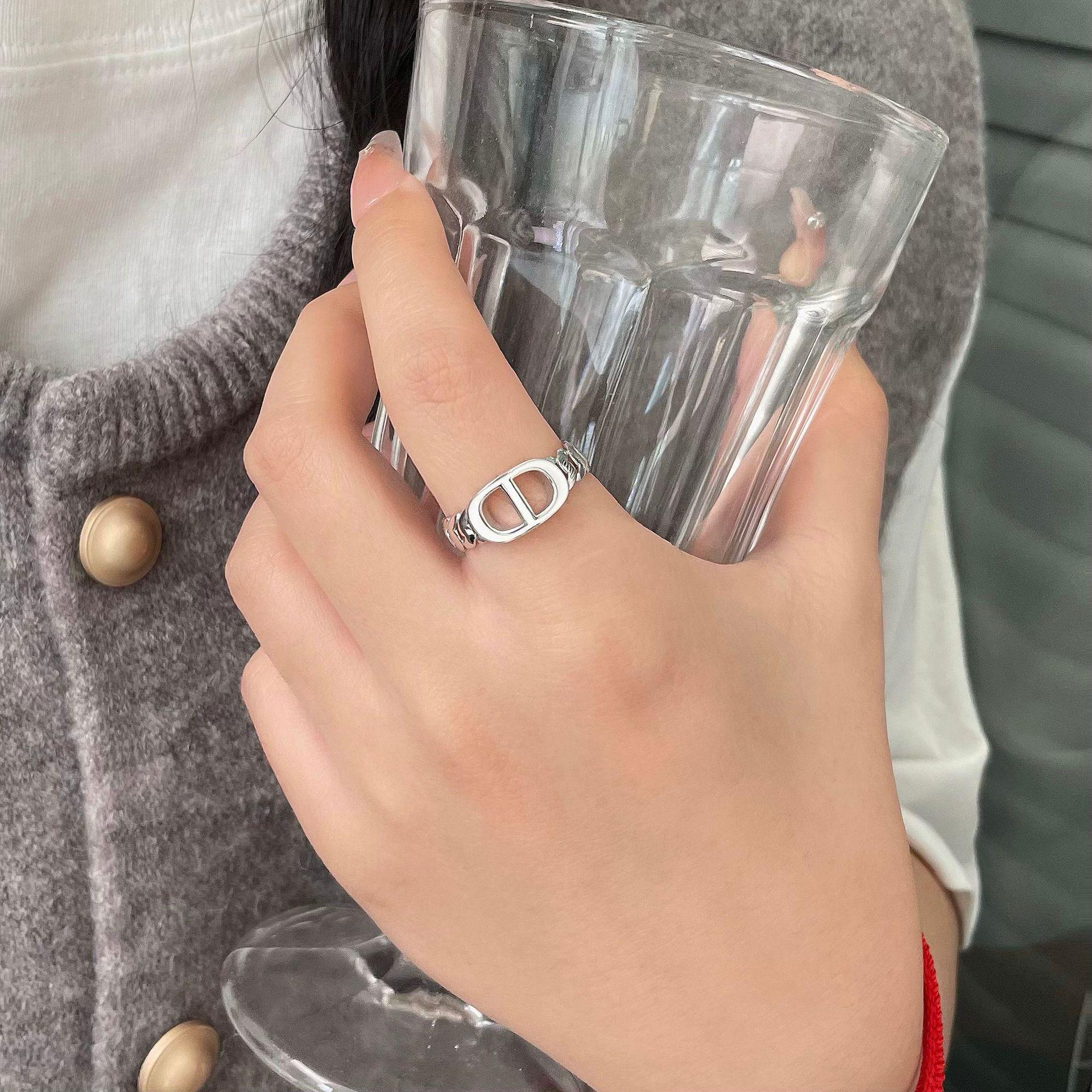 

Регулируемое женское кольцо CD из стерлингового серебра 925 пробы - Элегантное кольцо на указательный палец в стиле легкой роскоши Adjustable белый