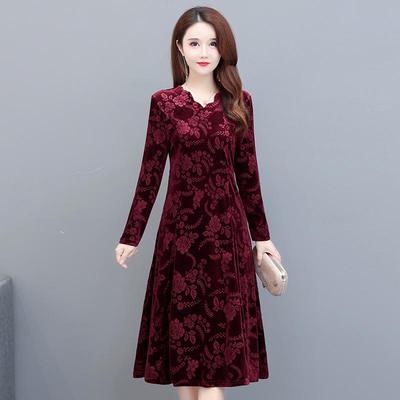 Rochie Midi din Catifea Aurie Mărimi Mari - Stil de Toamnă 2024 pentru Femei de Vârstă Mijlocie și în Vârstă