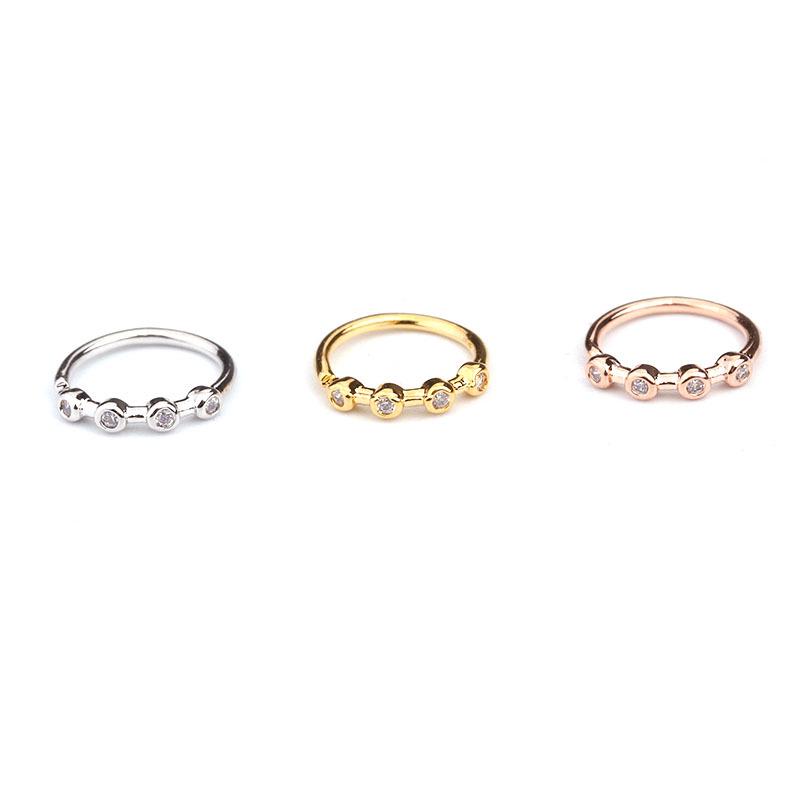 2021 European & American Zirconia Flower Nose Ring Piercing Jewelry with Shiny Diamonds.