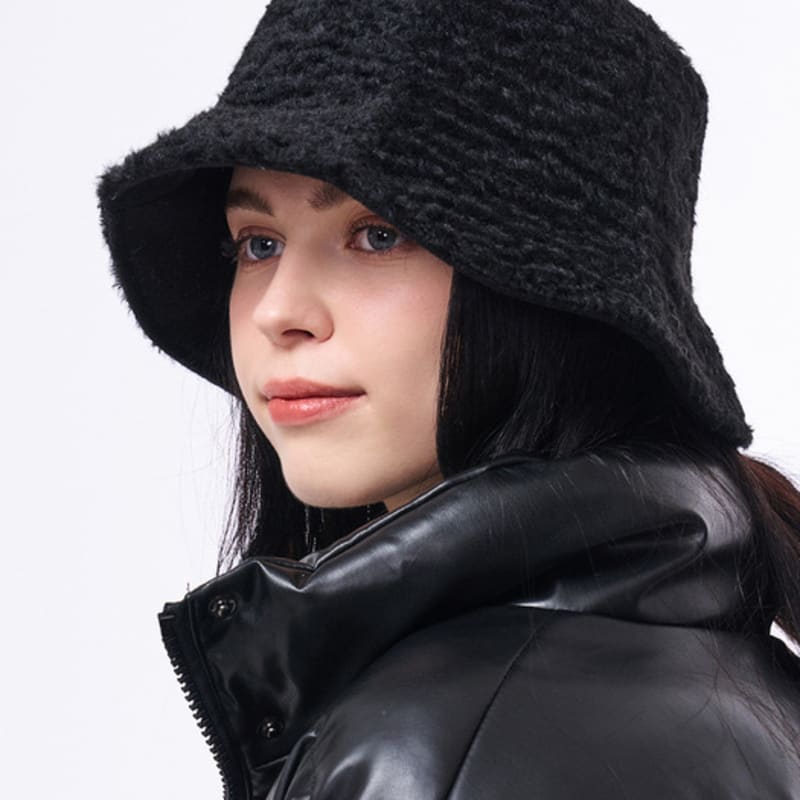 WHITE SANDS Flow Fur Embroidered Bucket Hat Twig (4 Colors)