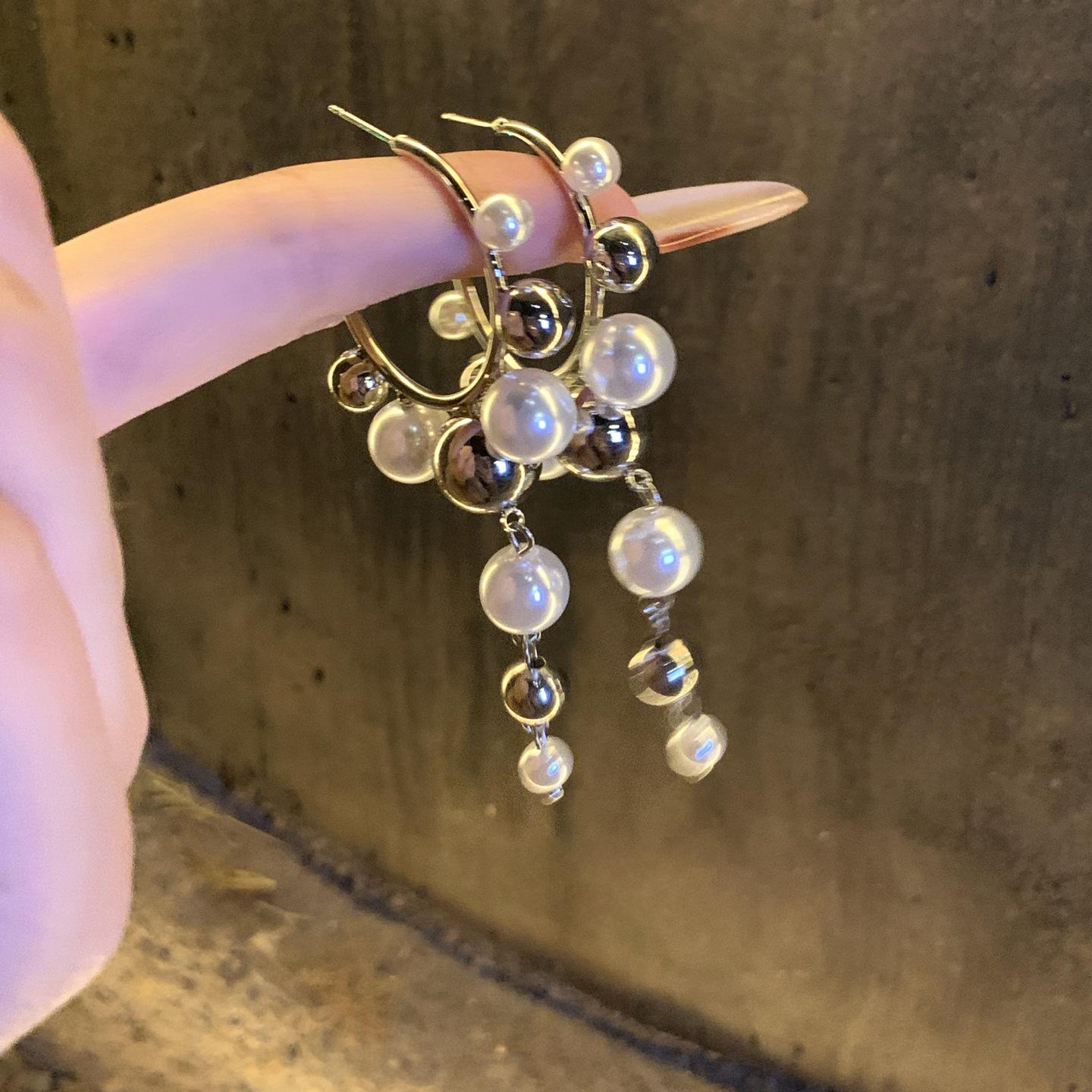 

Silver Needle Pearl C-Shaped Tassel Earrings New Retro Fashion Temperament Earrings Light Luxury Premium Versatile Earrings Women