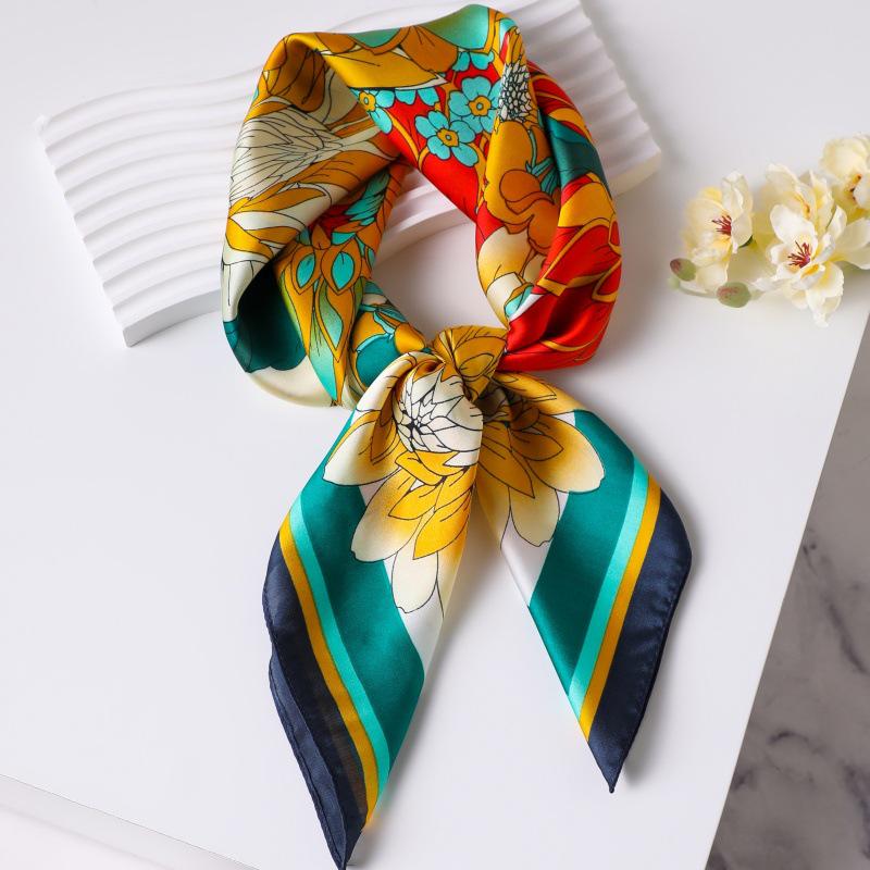 

Вінтажний шовковий шарф у корейському стилі 70 см: Універсальна хустка з штучного шовку з вінтажним принтом для жінок 70*70cm