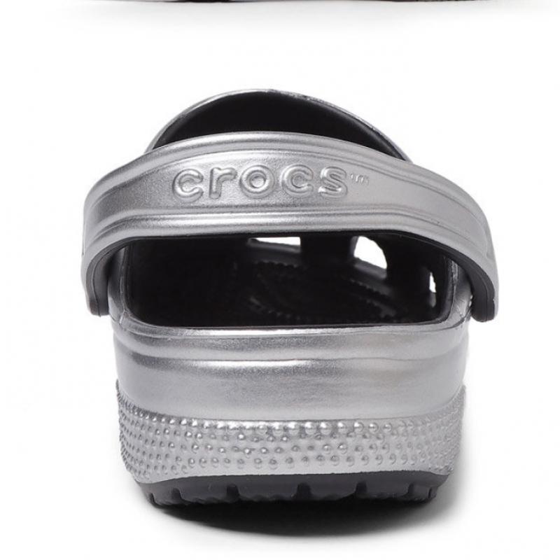 Crocs Classic Metallic Clog Silver 205831 0p1